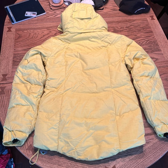 Women's Oakley Snowboarding Jacket Size M - Picture 3 of 9